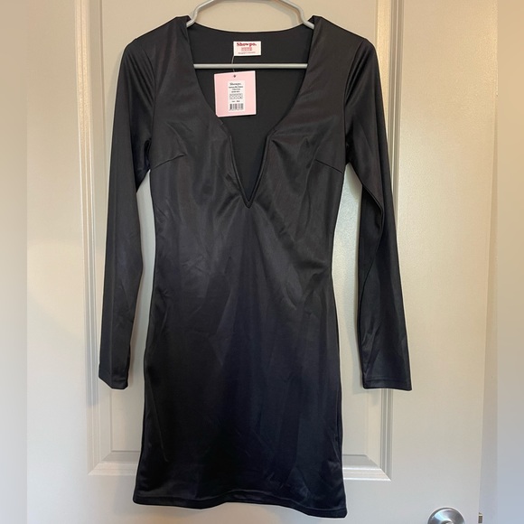 NWT Black Showpo long sleeve mini dress, size US 4 (small) - Picture 2 of 6